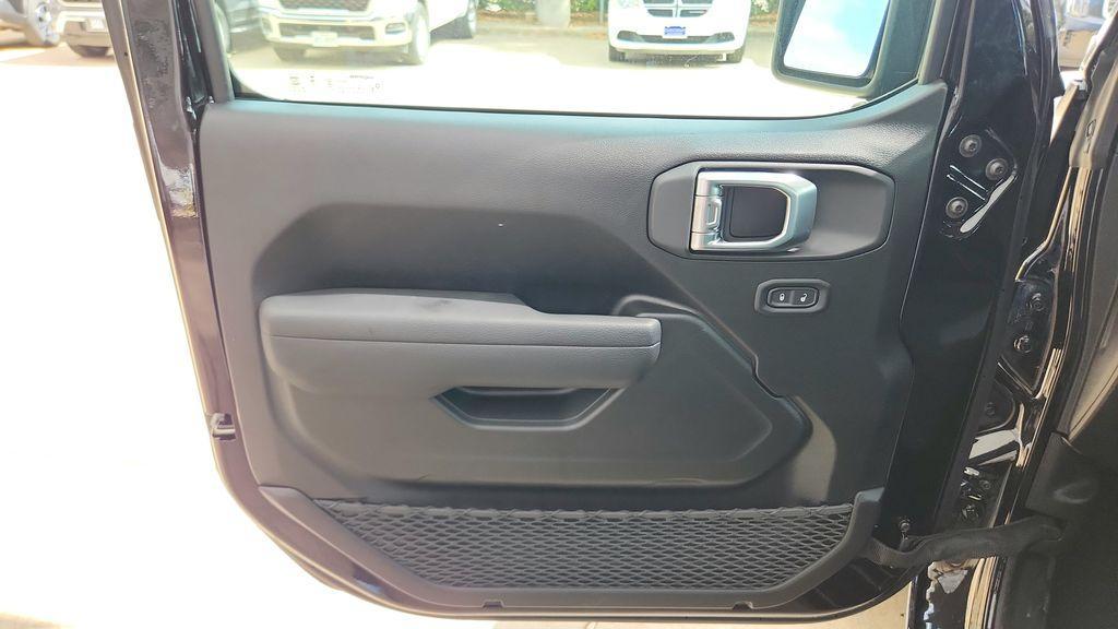 new 2026 Jeep Wrangler car, priced at $38,473