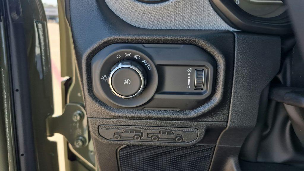 new 2026 Jeep Wrangler car, priced at $45,471