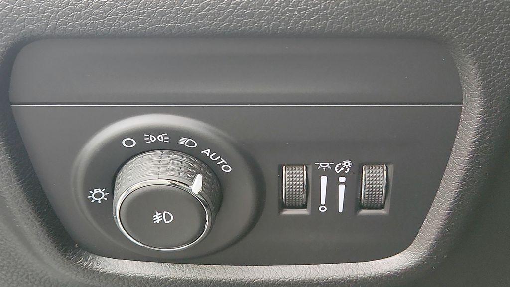 new 2026 Jeep Grand Cherokee car, priced at $44,610