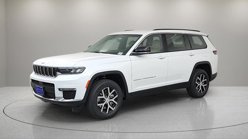 new 2026 Jeep Grand Cherokee car, priced at $42,544