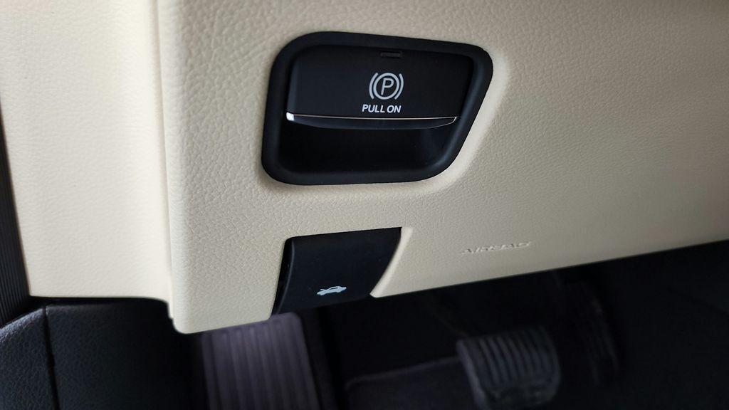 new 2026 Jeep Grand Cherokee car, priced at $42,544