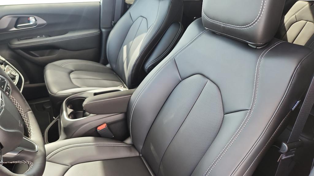 new 2026 Chrysler Pacifica car, priced at $37,705