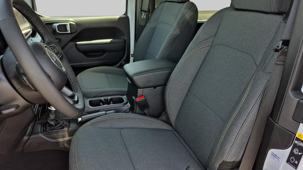new 2025 Jeep Wrangler car, priced at $37,541
