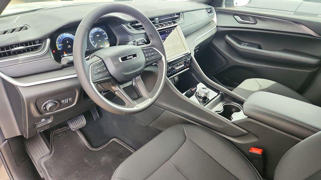 new 2026 Jeep Grand Cherokee car, priced at $31,510