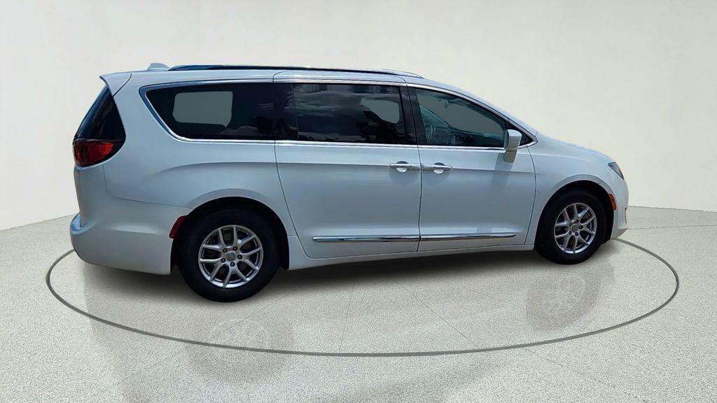 used 2020 Chrysler Pacifica car, priced at $16,567