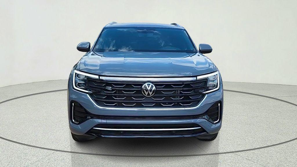 used 2024 Volkswagen Atlas Cross Sport car