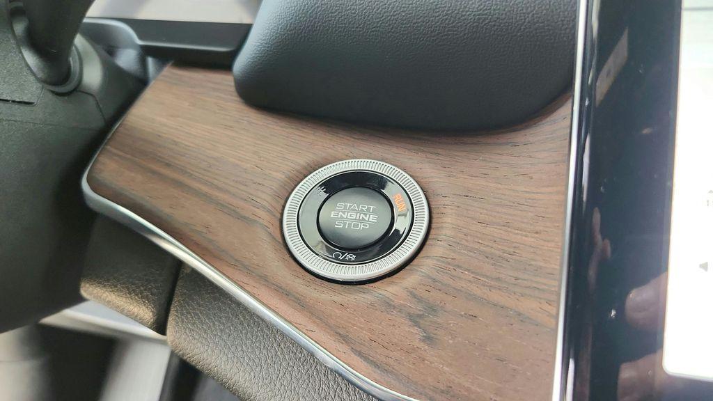 new 2025 Jeep Grand Cherokee L car, priced at $59,472