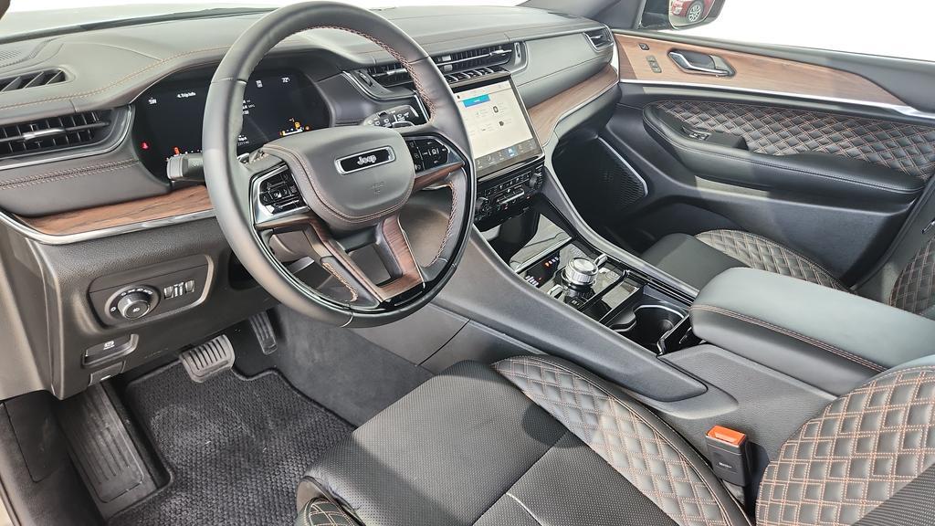 new 2025 Jeep Grand Cherokee L car, priced at $59,472