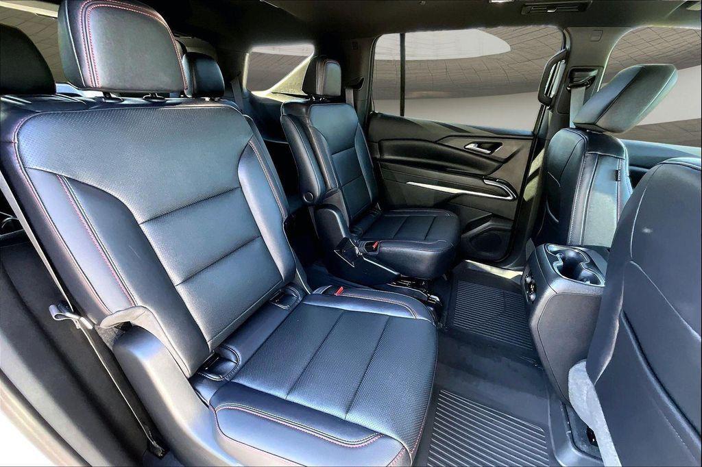 new 2026 Chevrolet Traverse car, priced at $53,154