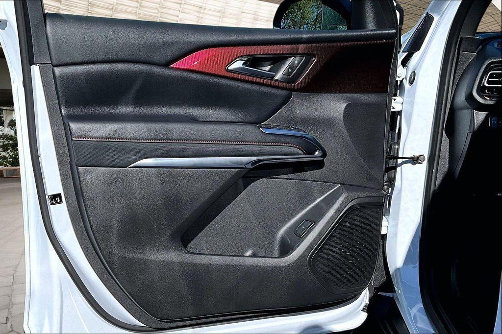 new 2026 Chevrolet Traverse car, priced at $53,154