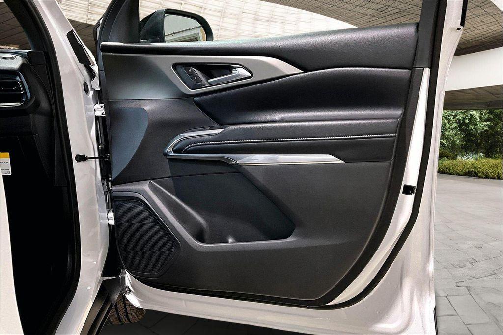 new 2026 Chevrolet Traverse car, priced at $45,073