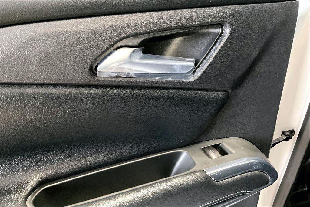 new 2026 Chevrolet Traverse car, priced at $45,073