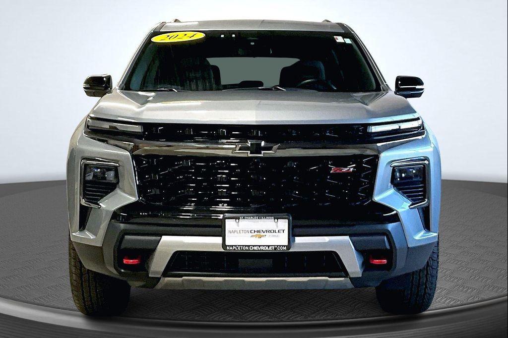 used 2024 Chevrolet Traverse car, priced at $43,205