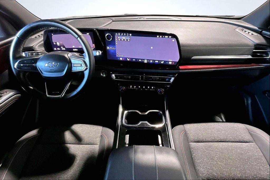 used 2024 Chevrolet Traverse car, priced at $43,205