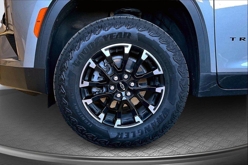 used 2024 Chevrolet Traverse car, priced at $43,205