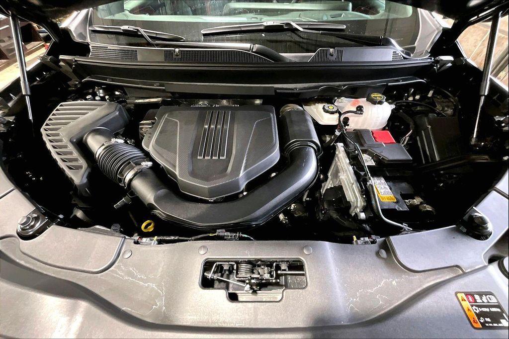 used 2024 Chevrolet Traverse car, priced at $50,895