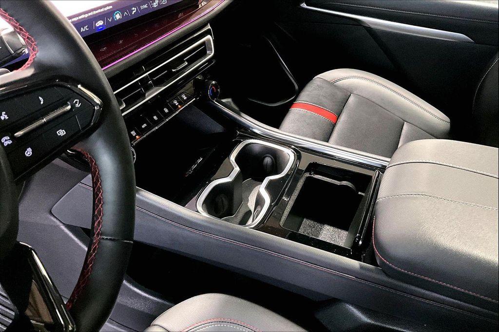 used 2024 Chevrolet Traverse car, priced at $50,895