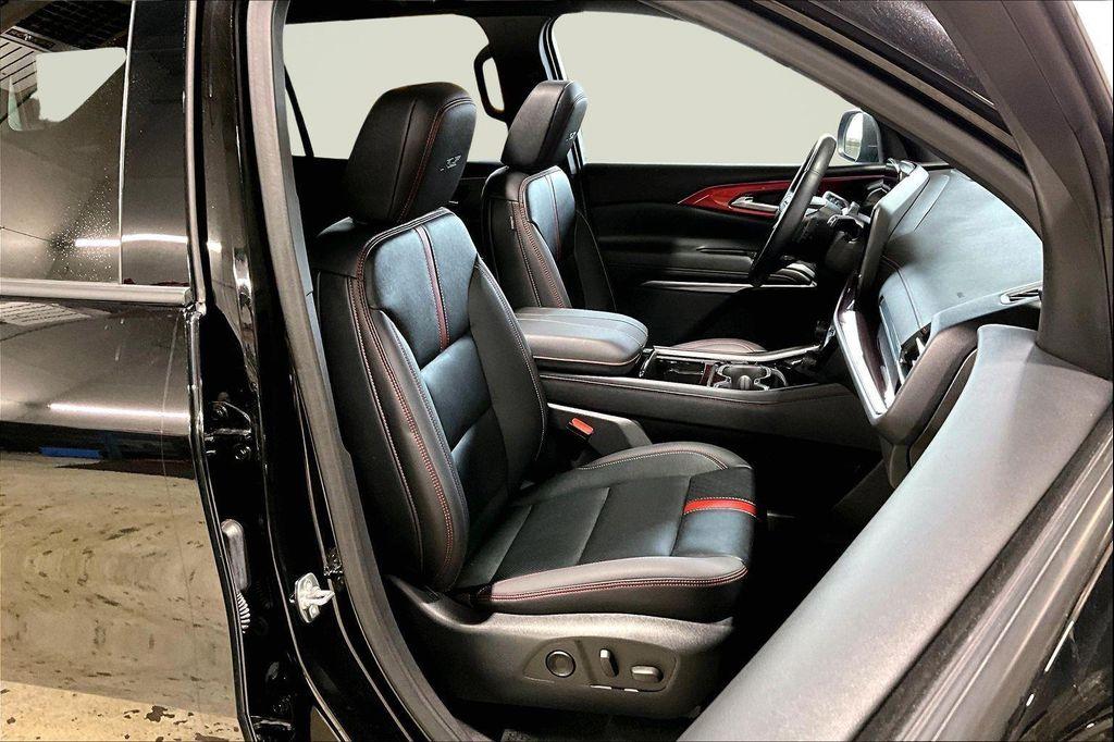 used 2024 Chevrolet Traverse car, priced at $50,895