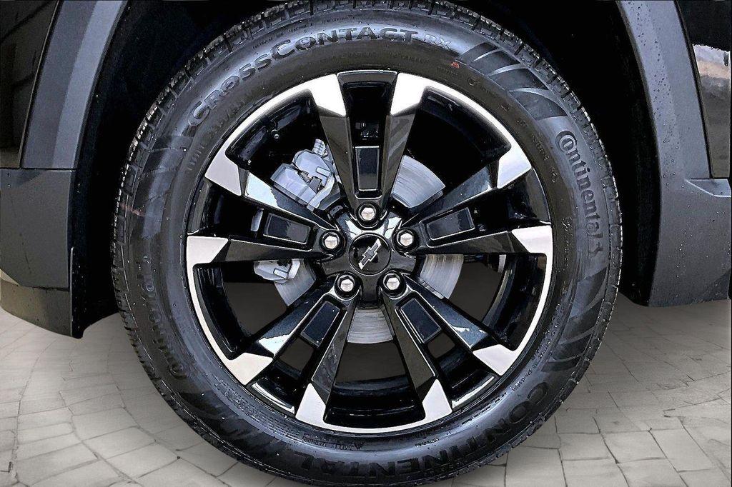 new 2026 Chevrolet Equinox car, priced at $39,355