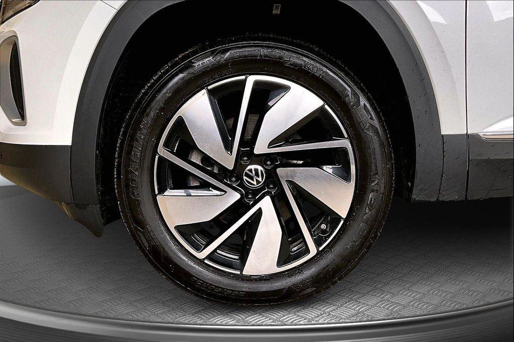 used 2024 Volkswagen Atlas car, priced at $37,995