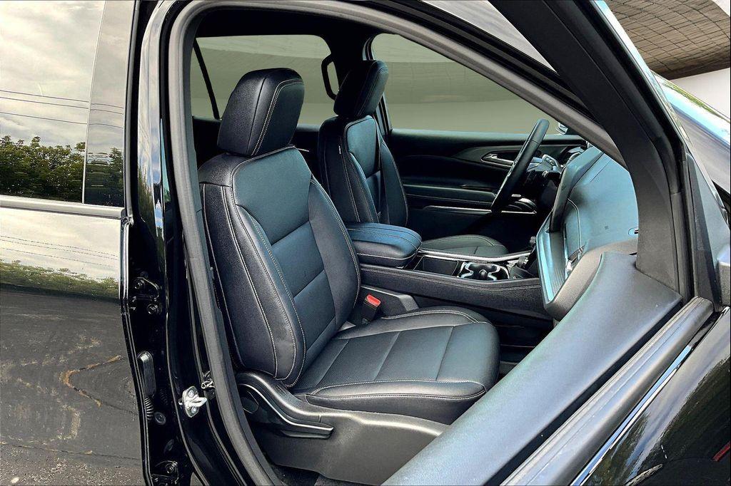 new 2026 Chevrolet Traverse car, priced at $44,470