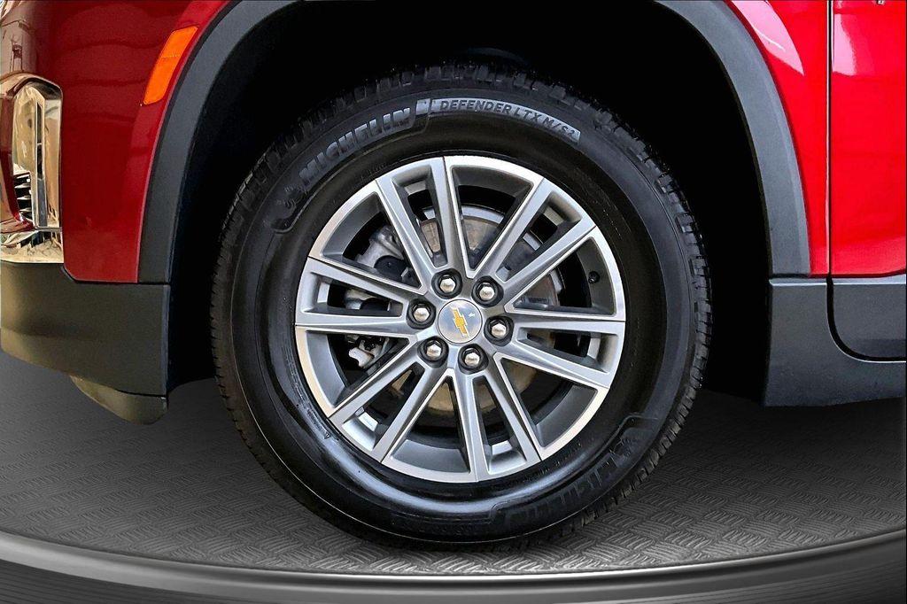 used 2023 Chevrolet Traverse car, priced at $28,995