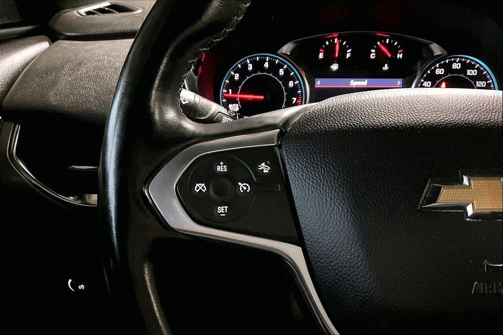 used 2023 Chevrolet Traverse car, priced at $28,995