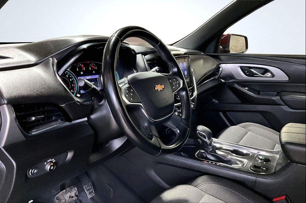 used 2023 Chevrolet Traverse car, priced at $28,995