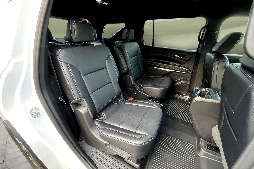 new 2026 Chevrolet Traverse car, priced at $42,970