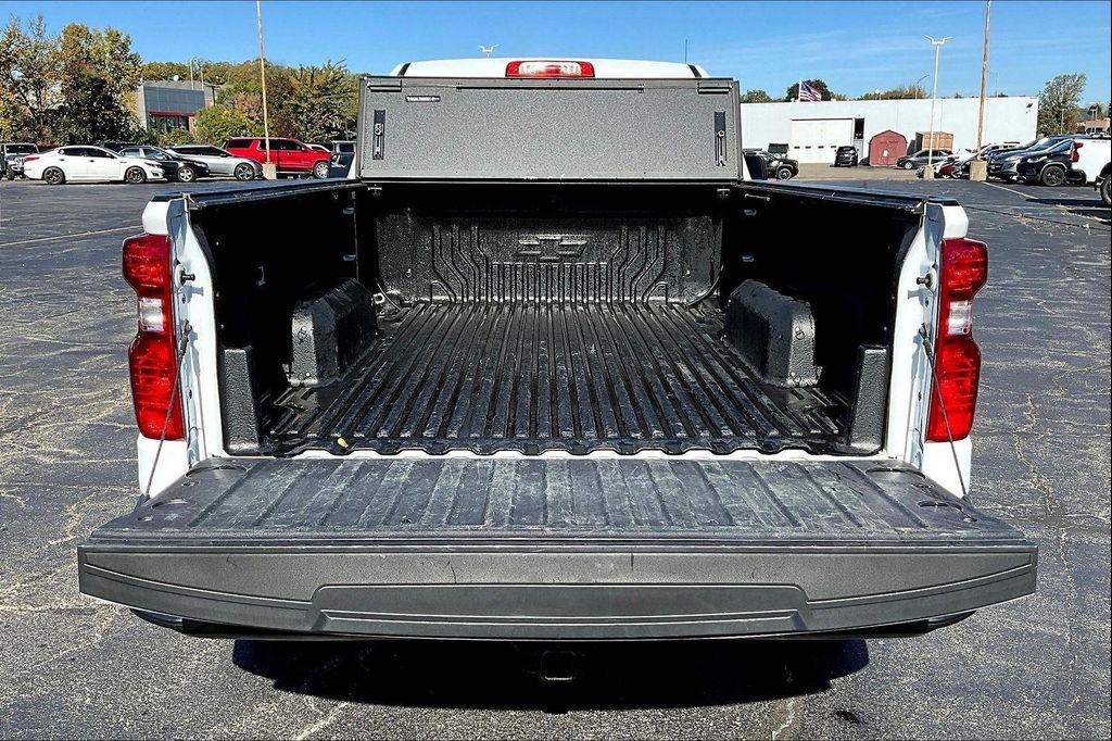 used 2024 Chevrolet Silverado 1500 car, priced at $31,895