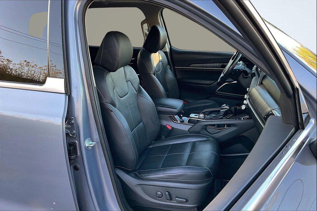 used 2024 Kia Telluride car, priced at $35,375