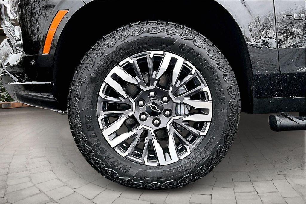 new 2026 Chevrolet Suburban car, priced at $80,185