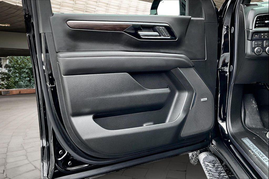 new 2026 Chevrolet Suburban car, priced at $80,185