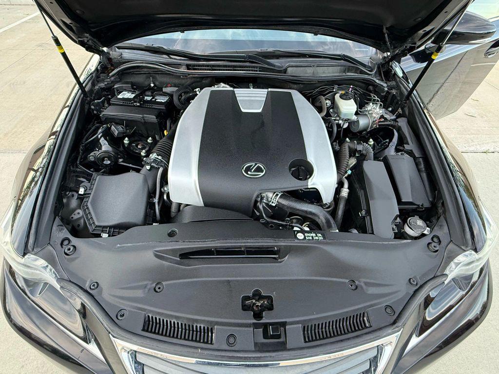 Lexus IS view 32