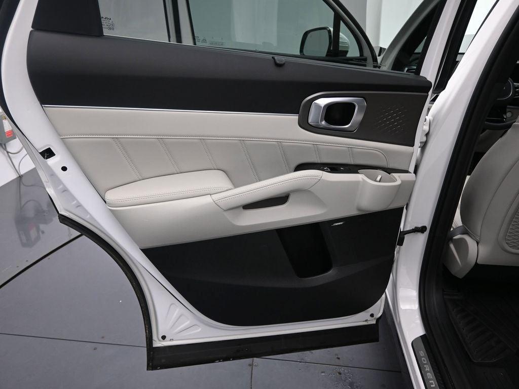 used 2025 Kia Sorento Hybrid car, priced at $40,913