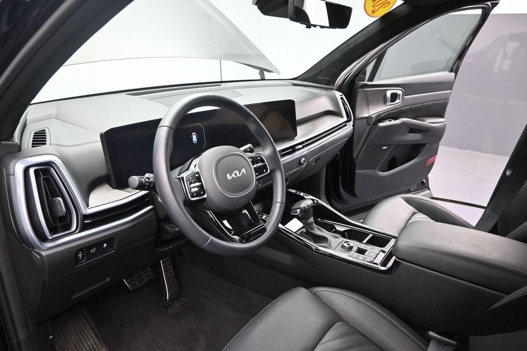 used 2025 Kia Sorento car, priced at $40,177