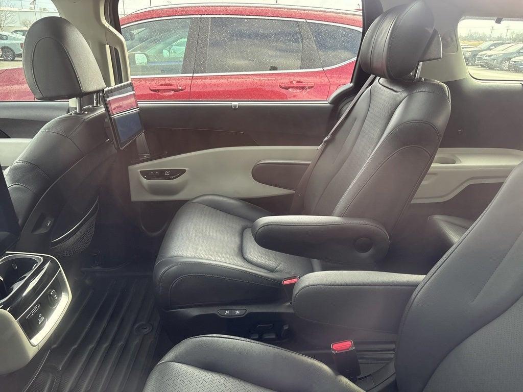 used 2022 Kia Carnival car, priced at $33,636