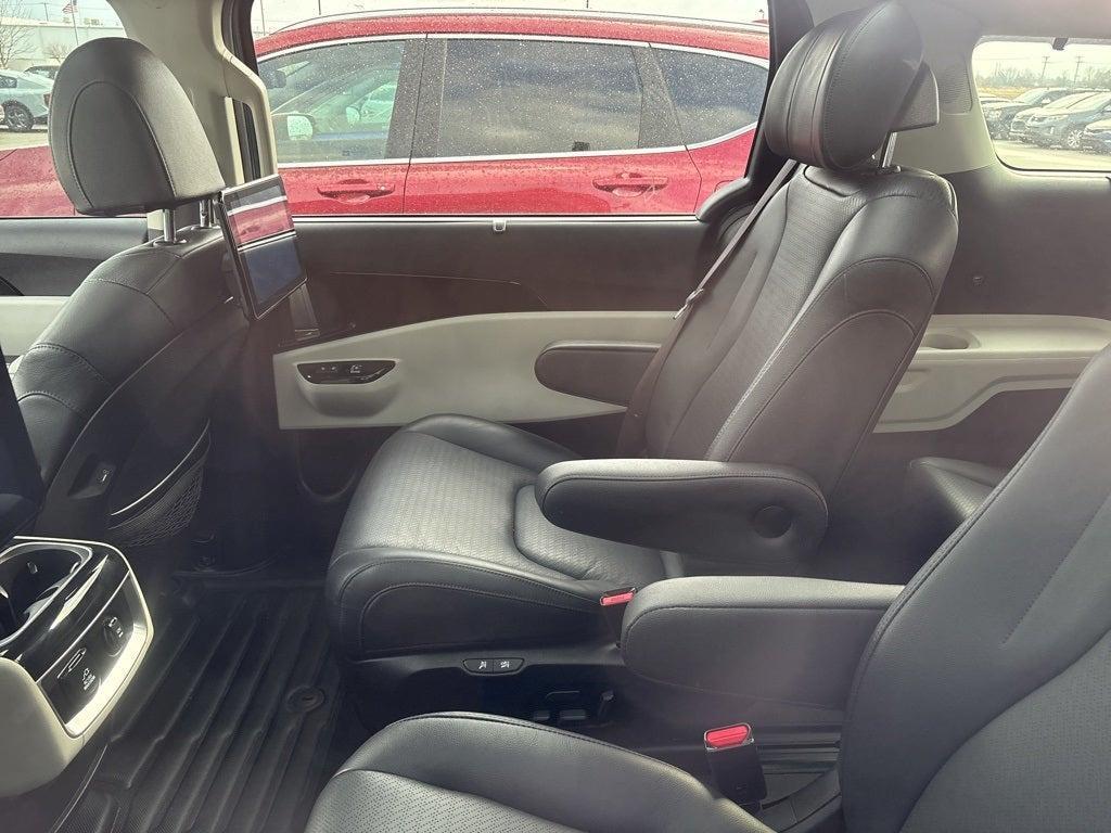 used 2022 Kia Carnival car, priced at $33,636