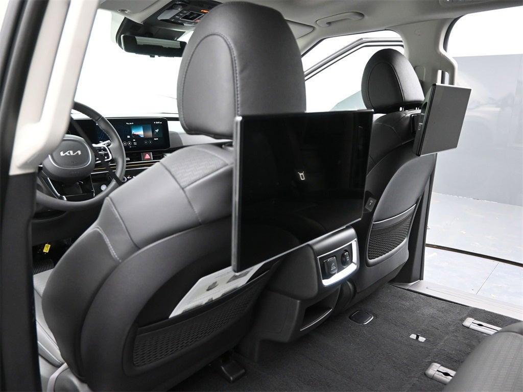 new 2026 Kia Carnival Hybrid car, priced at $54,578