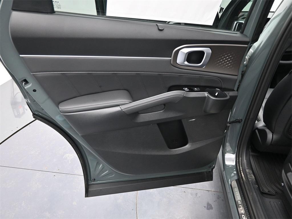 new 2026 Kia Sorento Hybrid car, priced at $44,943