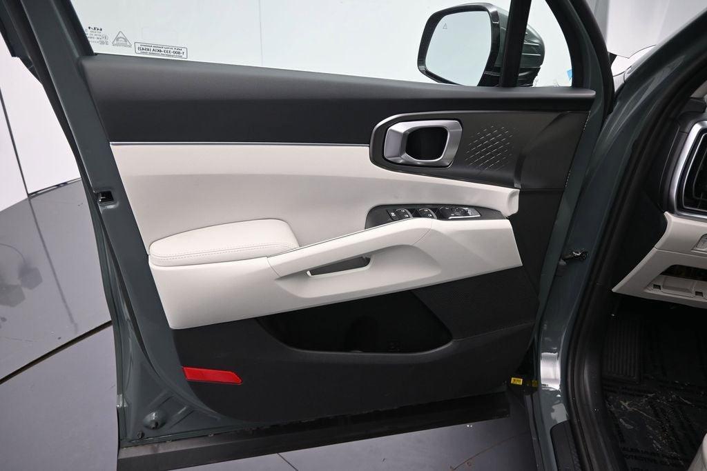 new 2026 Kia Sorento Hybrid car, priced at $39,028