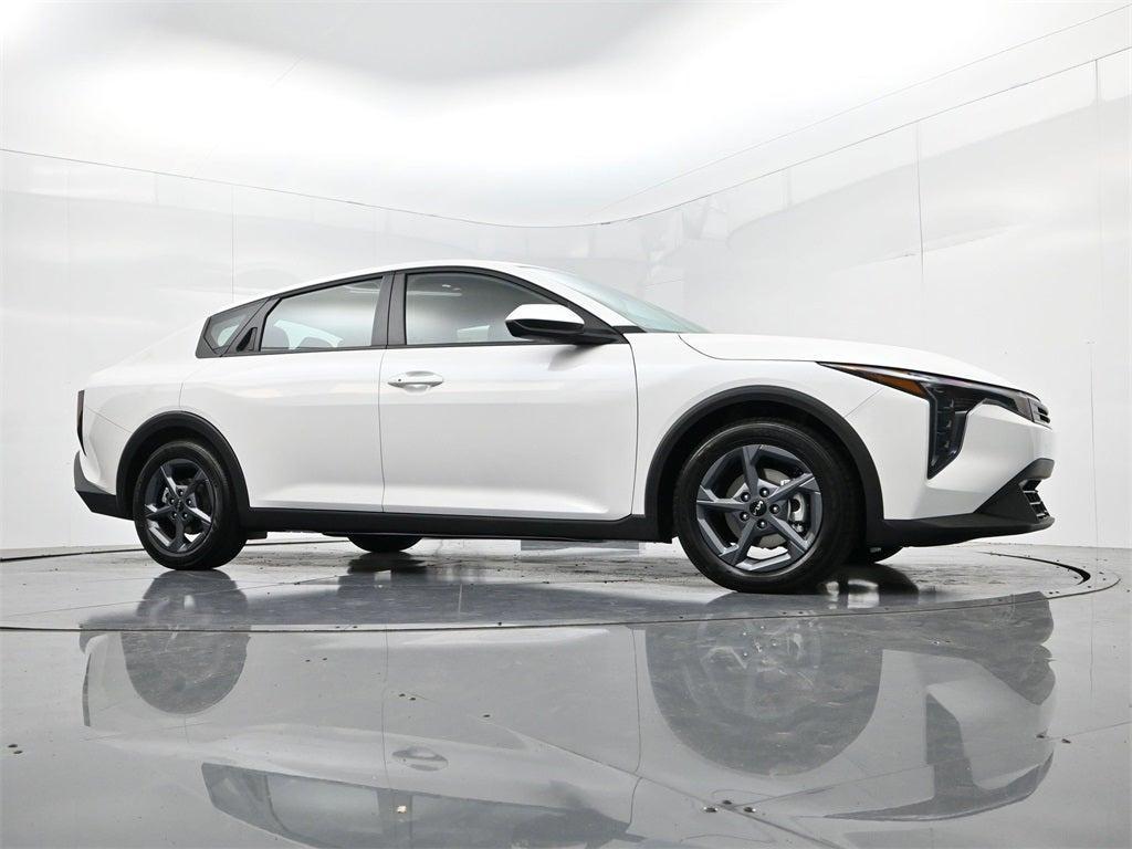 new 2025 Kia K4 car, priced at $23,346