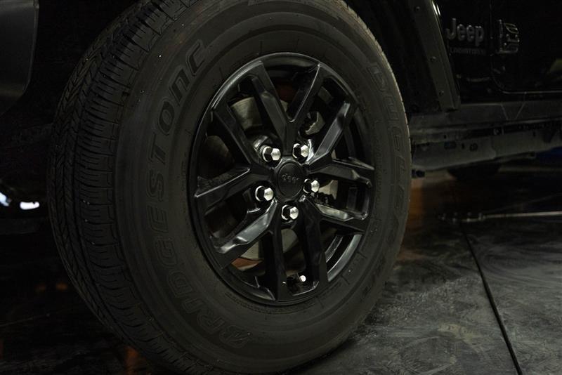 used 2023 Jeep Gladiator car, priced at $27,595