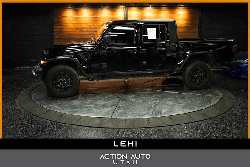 used 2023 Jeep Gladiator car, priced at $27,595