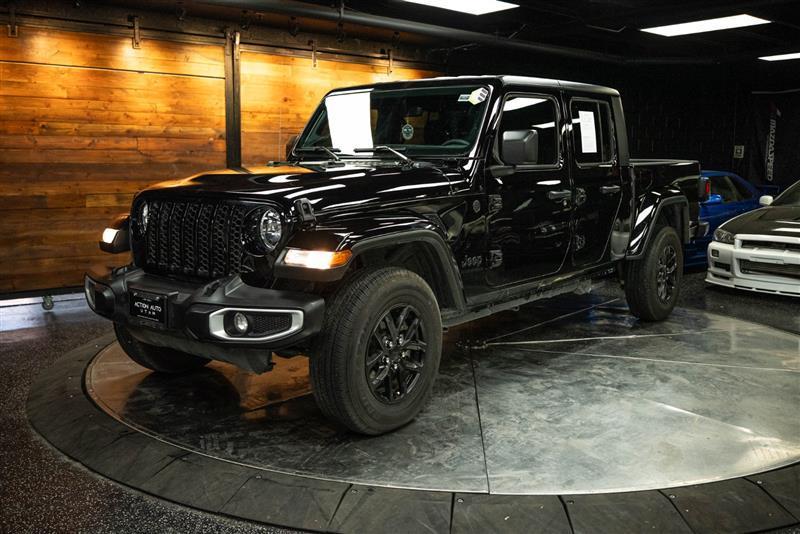 used 2023 Jeep Gladiator car, priced at $27,595