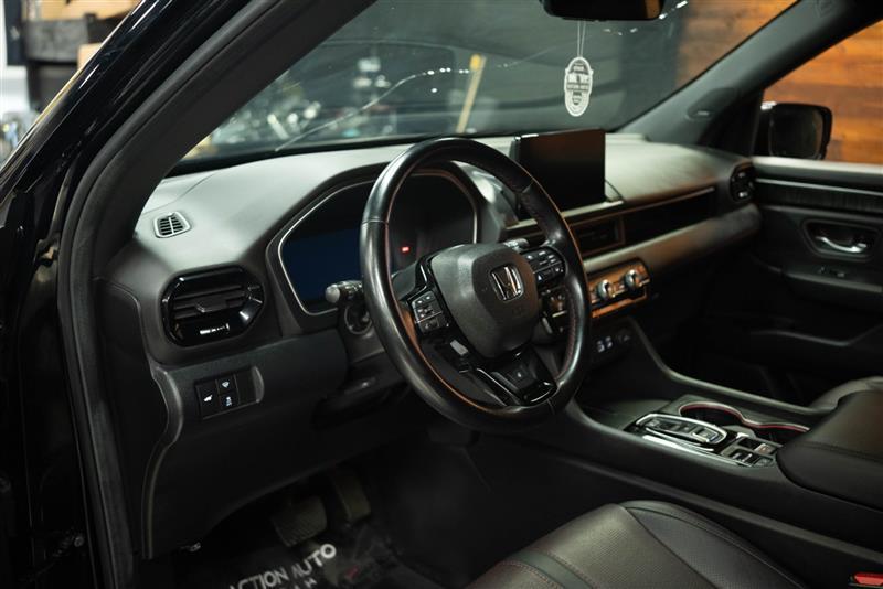 used 2025 Honda Pilot car, priced at $44,412