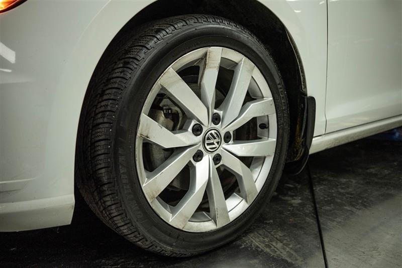 used 2018 Volkswagen Golf SportWagen car, priced at $14,995