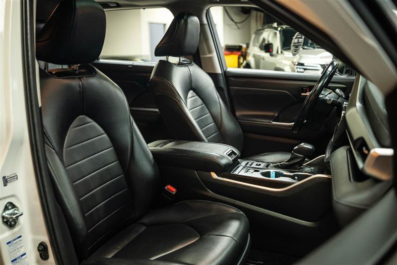 used 2022 Toyota Highlander car, priced at $29,194