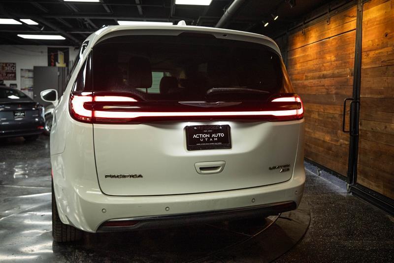 used 2021 Chrysler Pacifica car, priced at $27,993