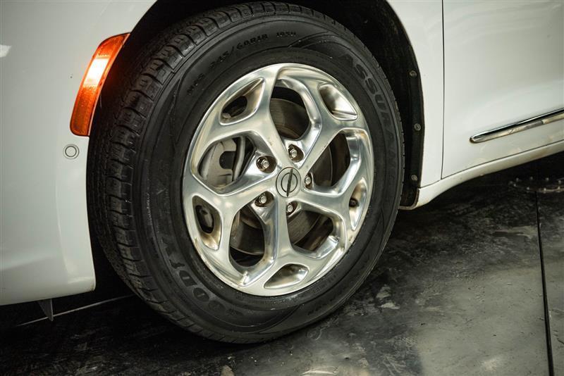 used 2021 Chrysler Pacifica car, priced at $27,993